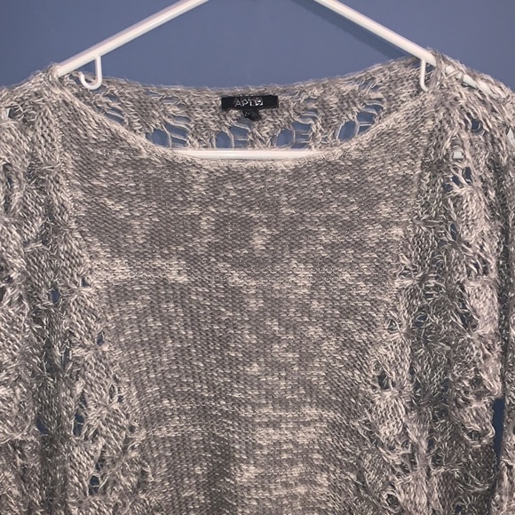 Apt 9, gray and white mesh sweater size M - Picture 2 of 5